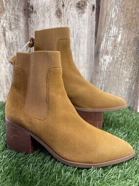 Chelsea & Violet Audrina Suede Pointed Toe Block Heel Chelsea Ankle Boots 8.5
